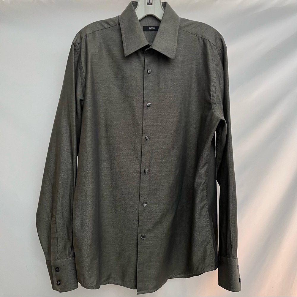 Hugo Boss - size L - 16.5” neck dress shirt - designer
